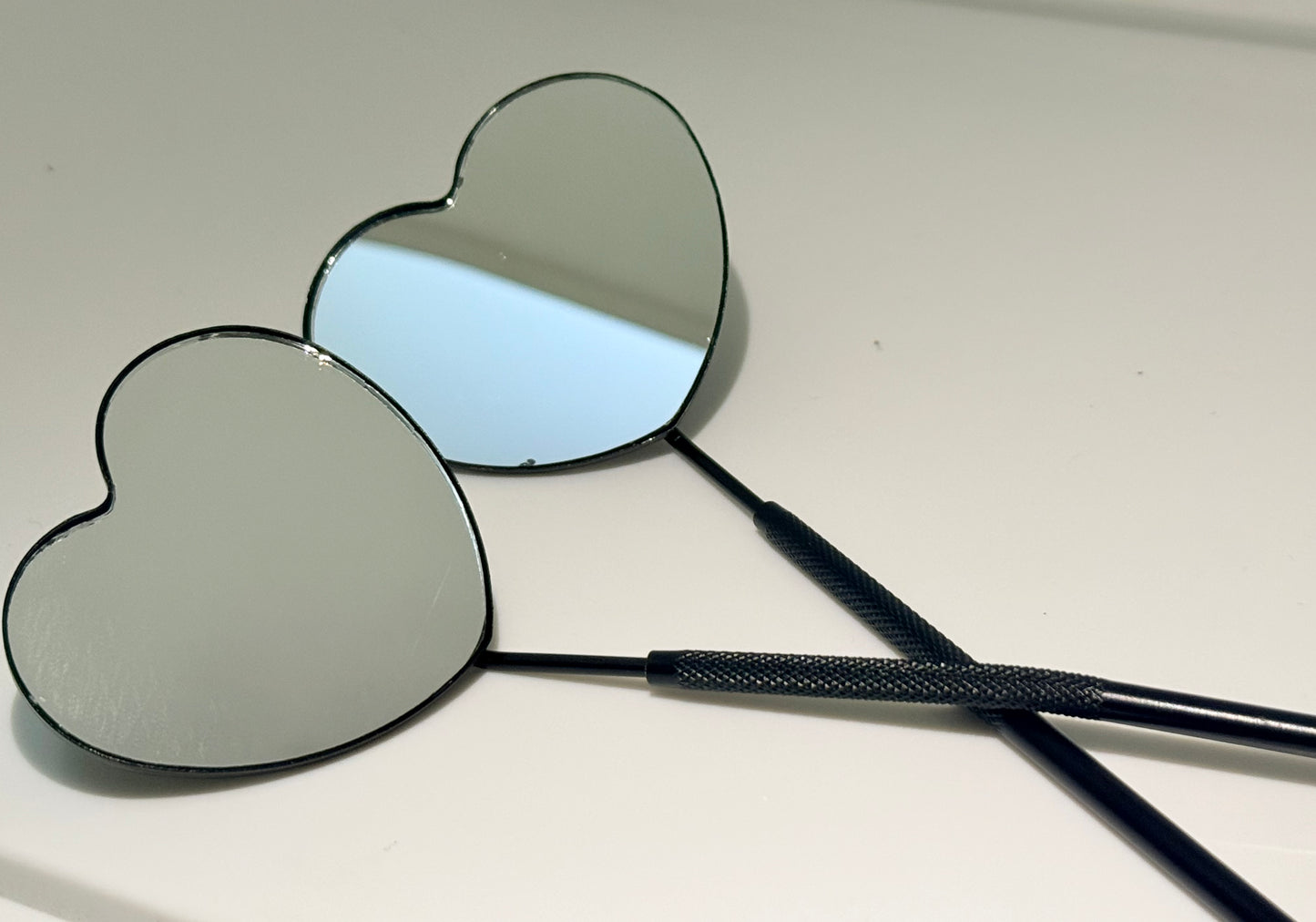 Heart lash mirror